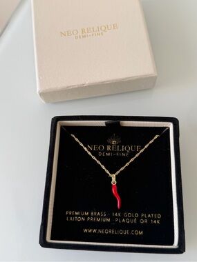 Neo Relique Gold Necklace with Red Horn cornicello charm